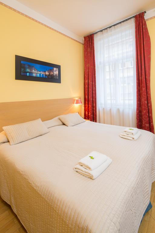 City Lounge Hotel براغ الغرفة الصورة