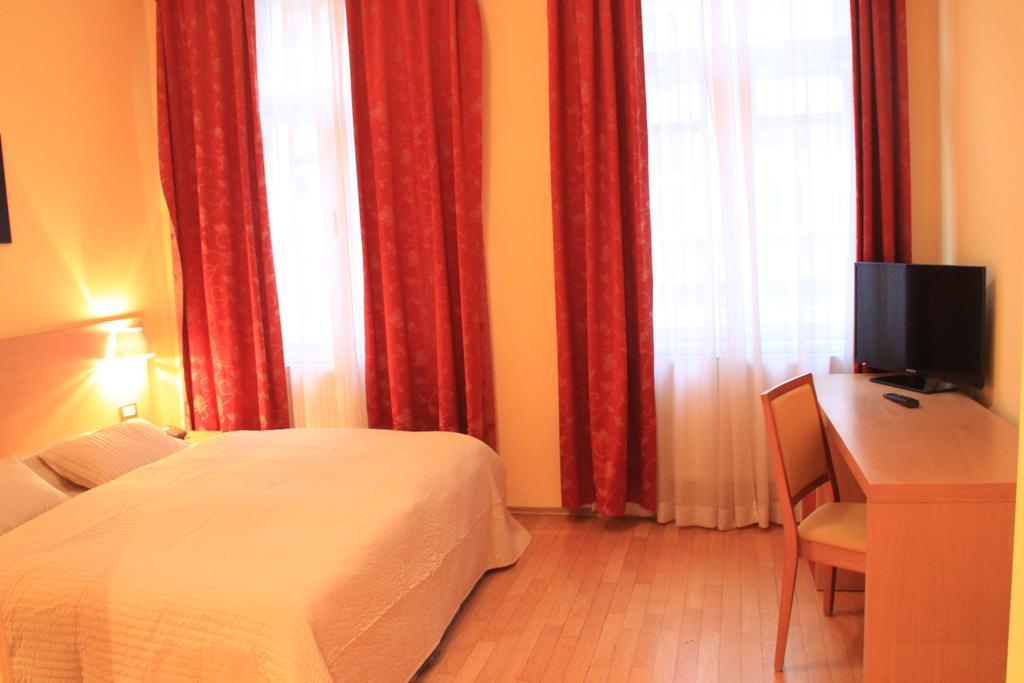 City Lounge Hotel براغ الغرفة الصورة